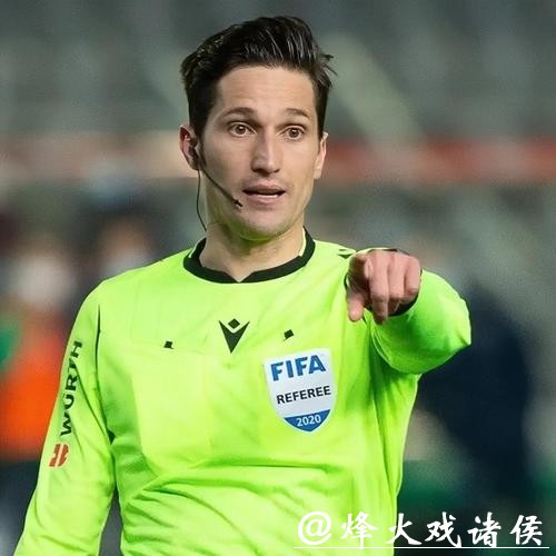 前裁判哈维尔·埃斯特拉达:揭秘西甲裁判年薪30万欧背后的真相 前裁判哈维尔·埃斯特拉达:揭秘西甲裁判年薪30万欧背后的真相